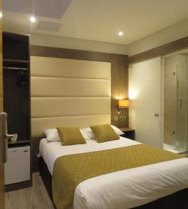 Glendale Hyde Park Hotel