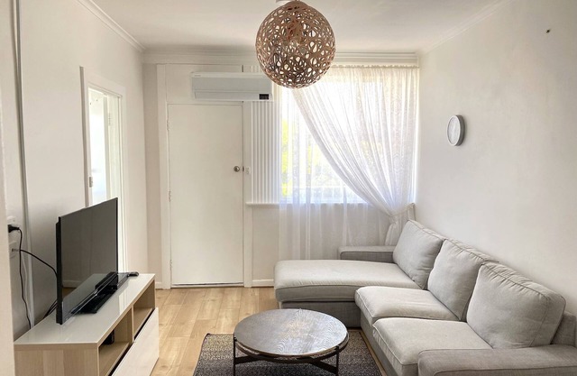 Glenelg Holiday Apartments-The Broadway