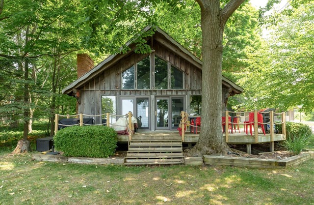 Glenora Bluffs - private lake access - pet friendly