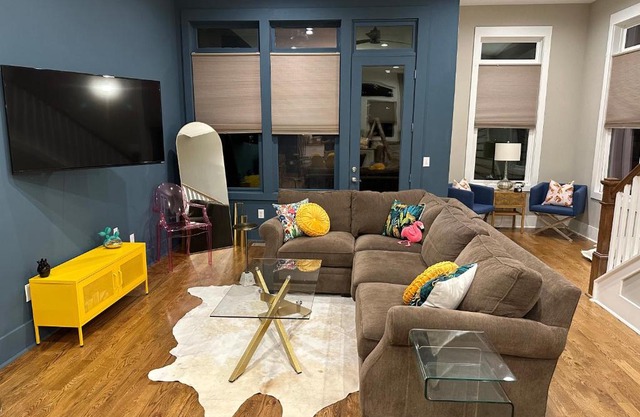 GLITZ & GUITARS I Stylish 3BR with Rooftop Hot Tub in East Nashville