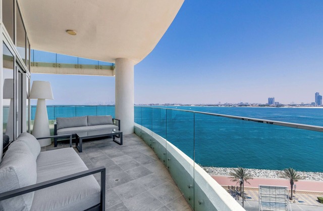Globalstay Luxury Azizi Mina Beachfront