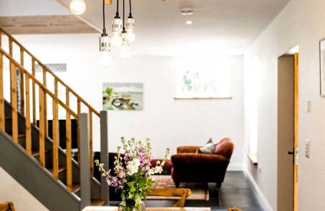 Glynn Bull Pen, A Spacious, Secluded & Elegant Barn Conversion In Cornwall