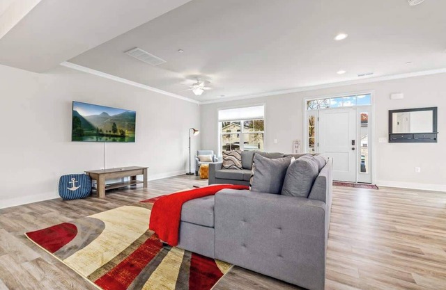 Golden Anchor Retreat; Lux Living! - Sleeps 7