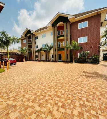 Golden Crystal Hotel in East Legon