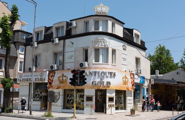 Golden House