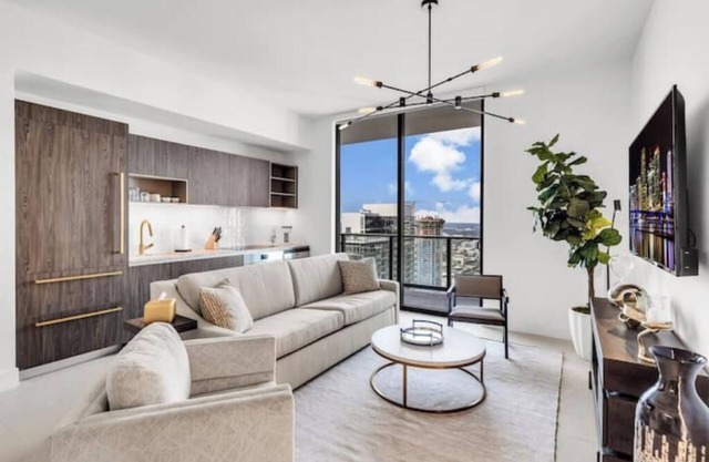 Golden Palace Penthouse Luxe Stay at Hotel 601