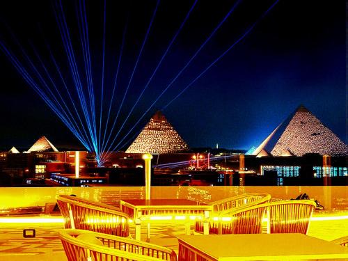Golden Pyramids Temple View Inn