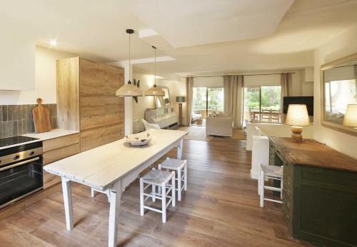 Golf Beach House, dúplex con jardin en Pals