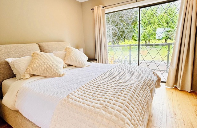 Golf Course and Beach View Room in a desirable location near Qualicum Beach town