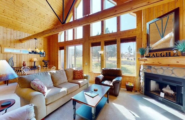 Golf course-view chalet with fireplace, pools, tennis, gym, golf, volleyball