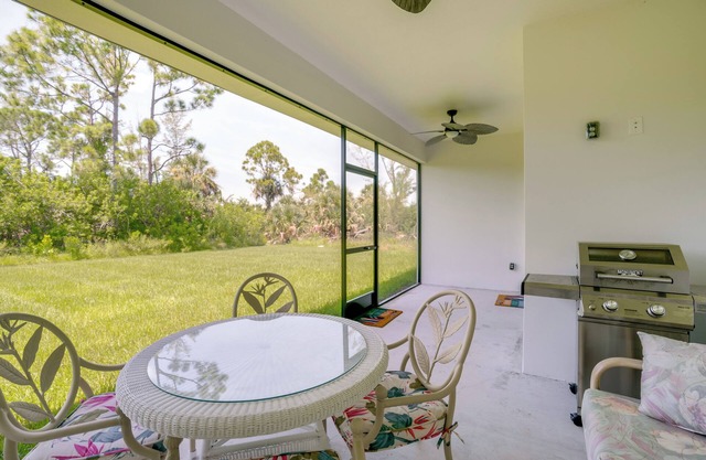 Golf Days & Beach Fun: Port Charlotte Home w/Yard