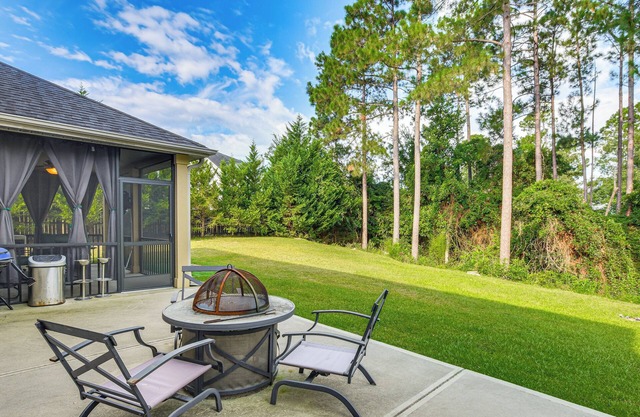 Golf & Hike: Family Home 11 Mi to Fort Bragg!