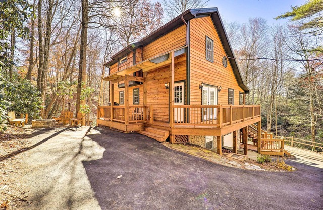 Golf & Resort Amenities: Newland Mountain Cabin