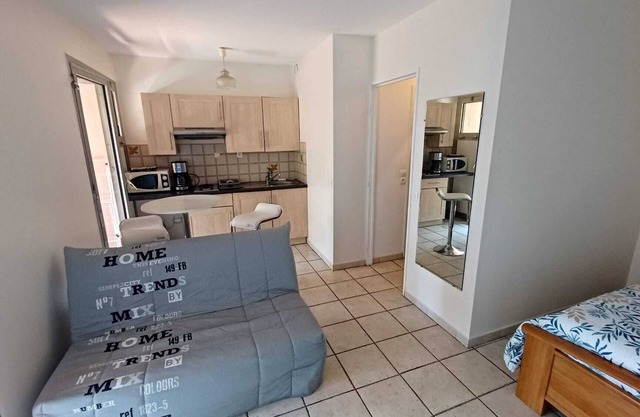 GOLFE JUAN/VALLAURIS STUDIO LOGGIA near CITY CENTER