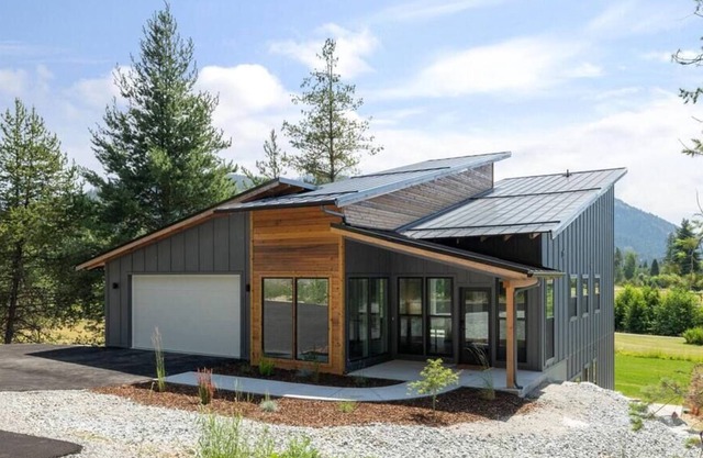 Golfer's Paradise with HOT TUB and Mountain Views