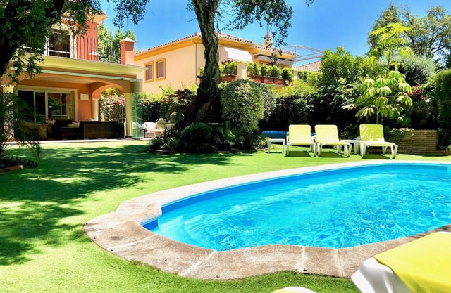 Golfers & Beach Villa with heated pool