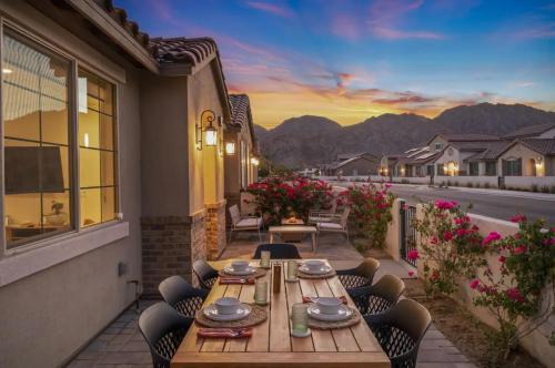 Golfers Paradise Brand New 2b 2b Home at PGA West
