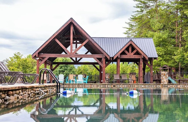 Golfside LARGE 2BR/2BA + Resort Pool Access
