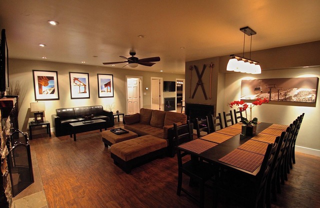 Gondola Lodge Main House Downstairs 2 Bedrooms
