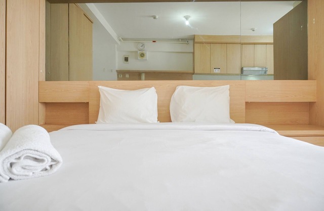 Good Deal And Homey Studio Bassura City Apartment