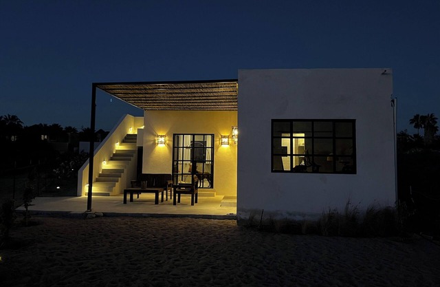 Gorgeous 1 bed casita, King bed, wifi, A/C and ocean views! Short & Long Term