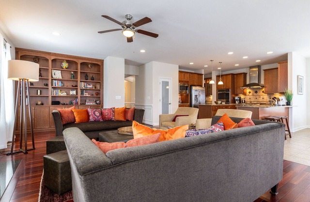 Gorgeous 3000+ SF, 5BR, 5BA -10 min to DC - Families, Arlington Cemetery
