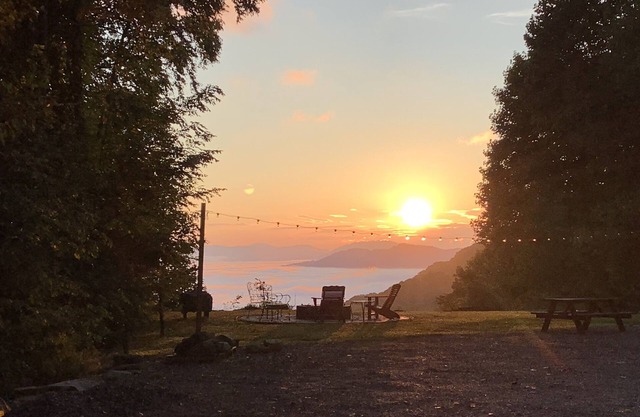 Gorgeous Airstream with Amazing Views on Secluded Property!