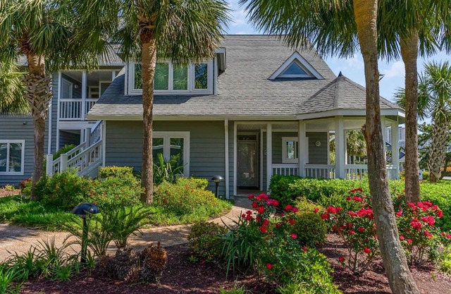 Gorgeous and spacious 4 bedroom villa - 8D Windermere by the Sea villa