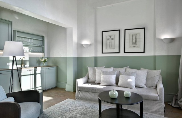 Gorgeous Athens Apartment | 2 Bedrooms | Apartment Sting | Balcony | Athinaidos