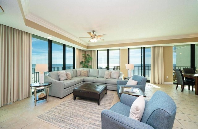 Gorgeous Beachfront Condo! 3BR/3.5BA in Phoenix 9