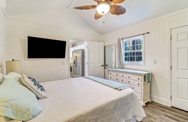 Gorgeous Boho 2-bedroom cottage nestled in nature on Daufuskie Island!
