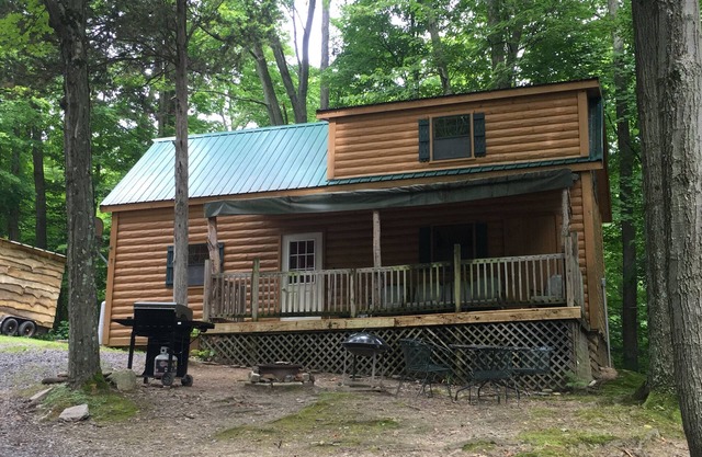 Gorgeous cabin for on lakefront property!
