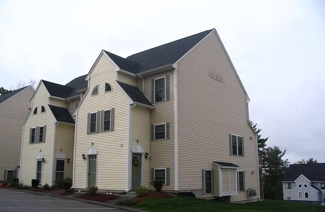 Gorgeous condo on Lake Winnipesaukee with great views of Paugus Bay