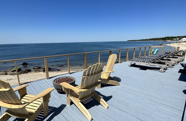 Gorgeous Greenport Beach House right on the Sound! Breathtaking views