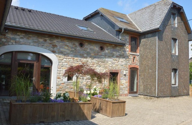 Gorgeous Holiday Home in Waimes with In-House Theatre & Pool