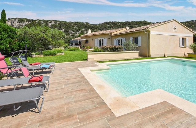 Gorgeous home in Rochefort-du-Gard