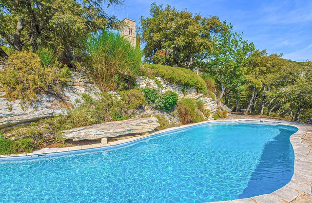 Gorgeous home in Bonnieux with sauna