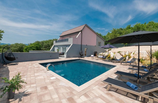 Gorgeous home in Donji Vinjani
