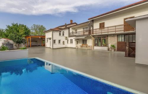 Gorgeous Home In Pregarje-Obrov