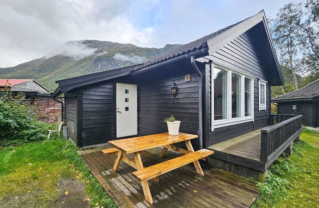 Gorgeous home in Røldal with house a mountain view