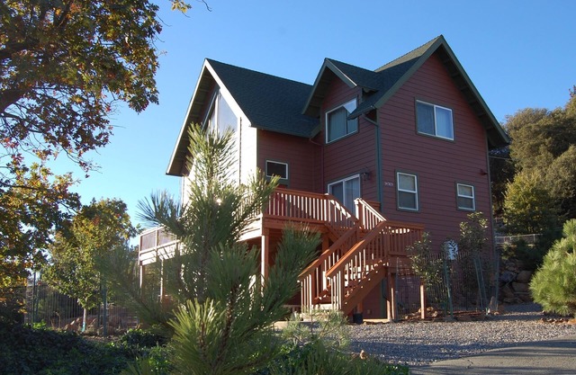 Gorgeous Lake View, next to meadow, WiFi, Game Room, wildlife