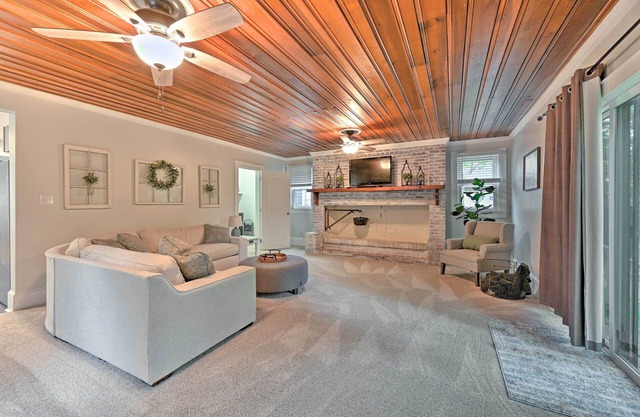 Gorgeous North Carolina Retreat w/Fire Pit!