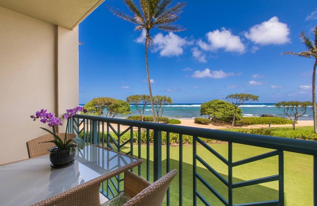 GORGEOUS OCEANFRONT CONDO W/AMAZING VIEWS - Waipouli A204