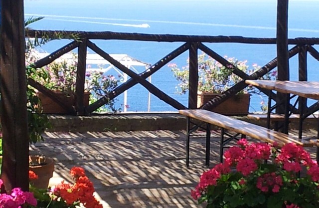 Gorgeous seaside villa on the Sorrento coast close to Capri, Naples Pompeii