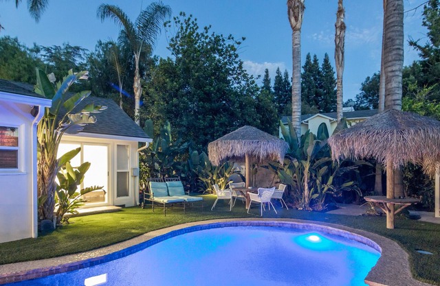 Gorgeous unique& stylish villa W/pool@ heart of LA
