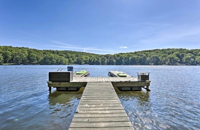Gorgeous Waterfront, Private Dock,Kayaks,SUP's,Grill, FireTable, 3 Tier Deck
