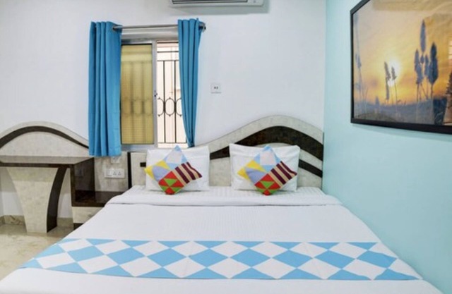 Goroomgo Amit Guest House Tagore Park Kolkata