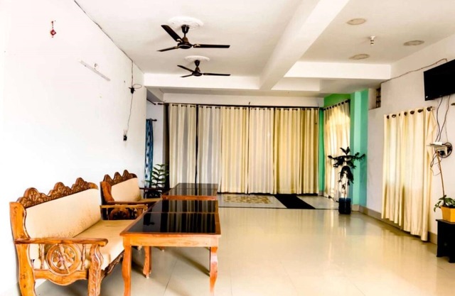 Goroomgo Happy Homestay Khajuraho