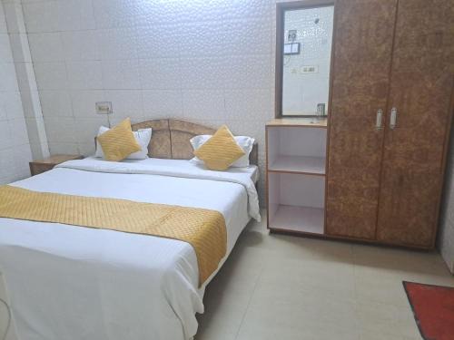 Goroomgo Hotel Manglam Inn Lucknow