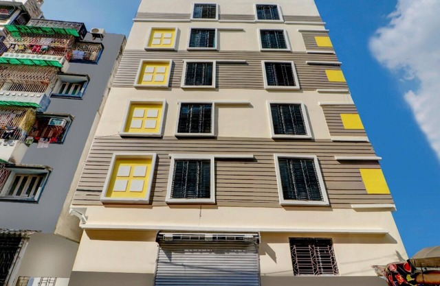 Goroomgo Luxurious Stay Kolkata